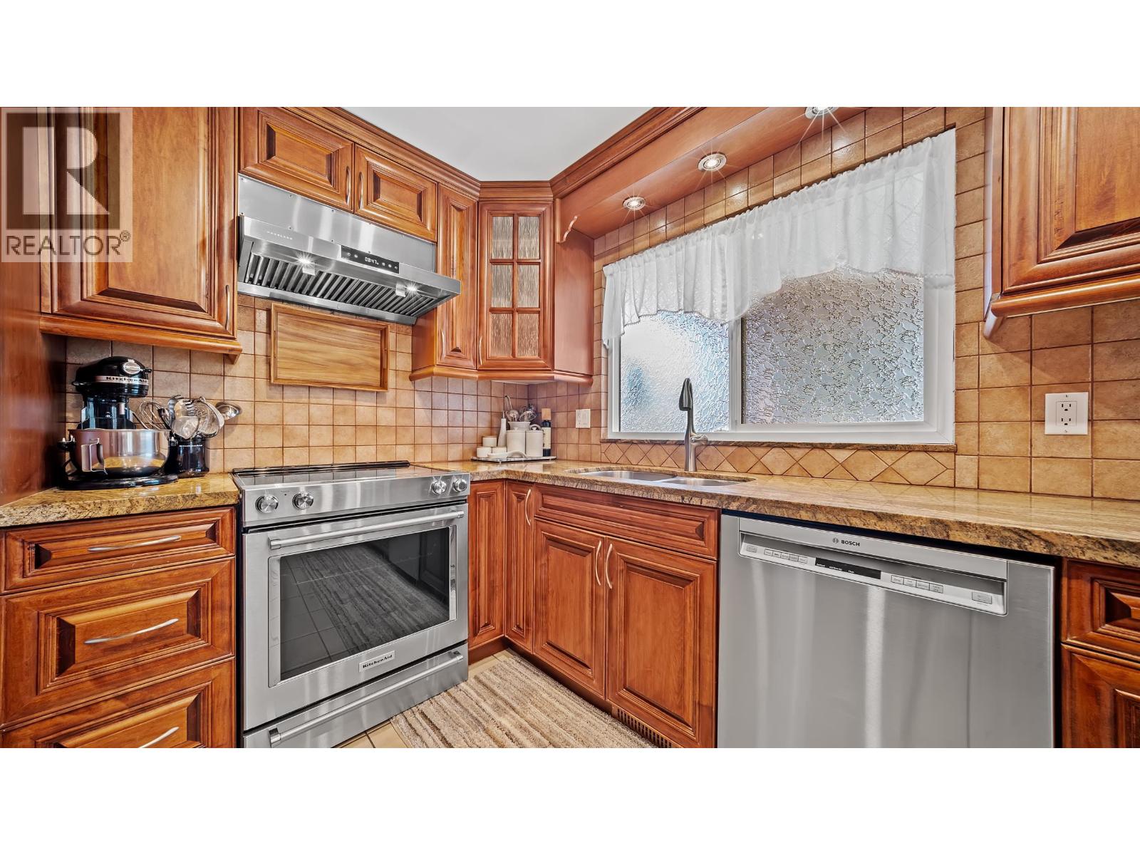 3220 Dunkirk Avenue, Coquitlam, British Columbia  V3E 1G5 - Photo 18 - R3107644