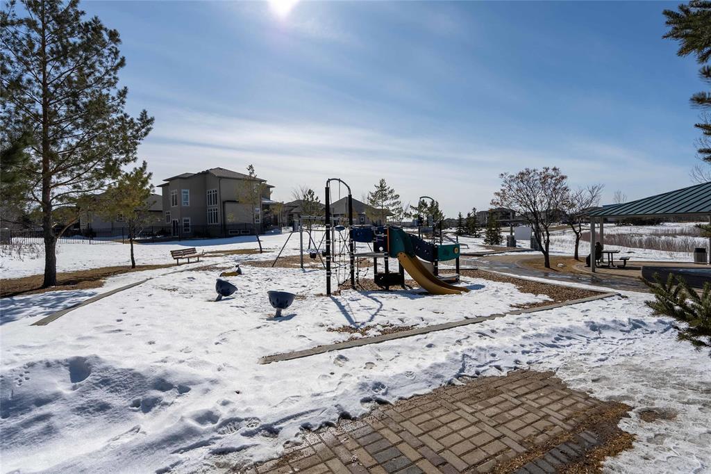 52 Aspen Forest Point, Winnipeg, Manitoba  R3Y 0B7 - Photo 34 - 202605341