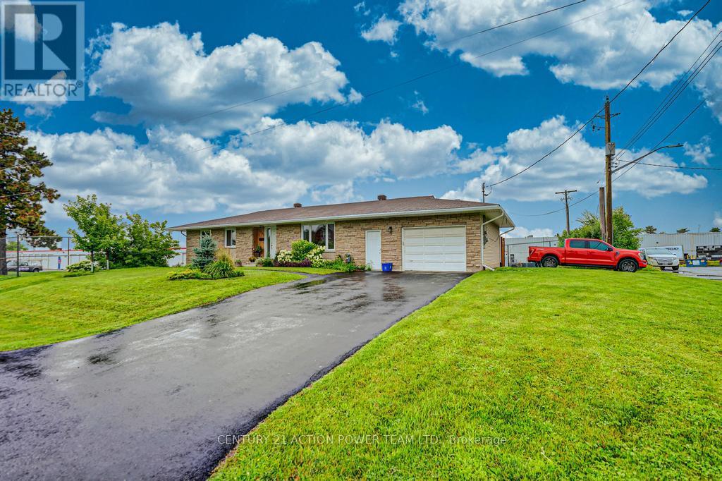 B - 1149 B Parisien Street, Ottawa, Ontario K1B 3N3 - Photo 1 - X12967040