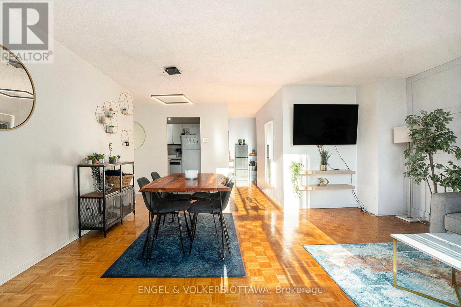 907 - 475 Laurier Avenue W, Ottawa, Ontario  K1R 7X1 - Photo 4 - X12967064