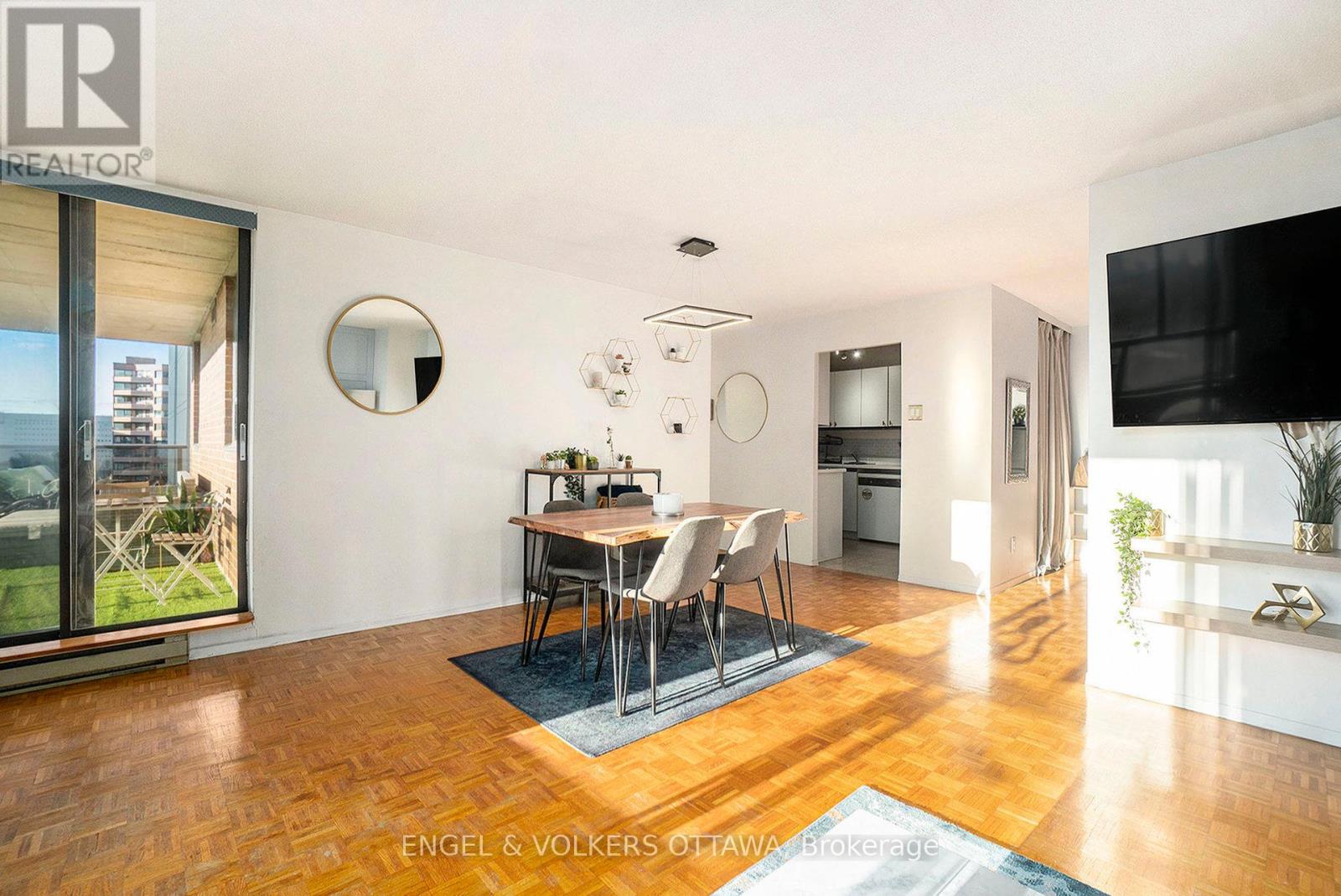 907 - 475 Laurier Avenue W, Ottawa, Ontario  K1R 7X1 - Photo 9 - X12967064