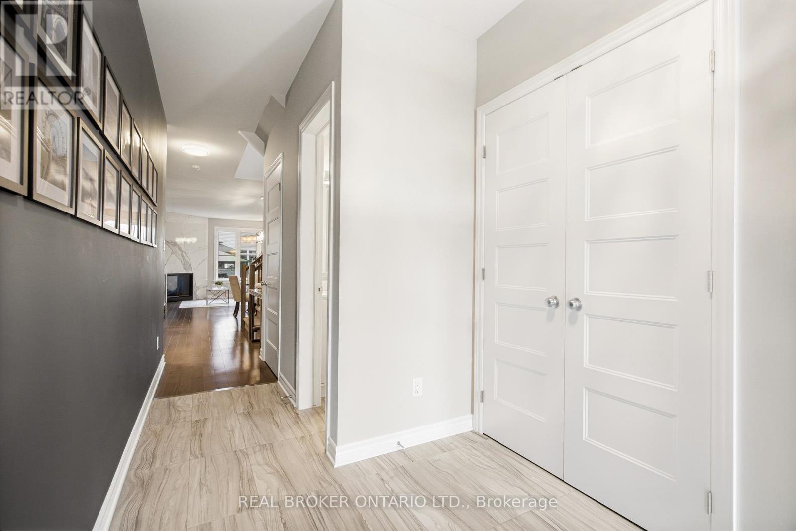 204 Trollius Way, Ottawa, Ontario  K1T 0R7 - Photo 3 - X12967180