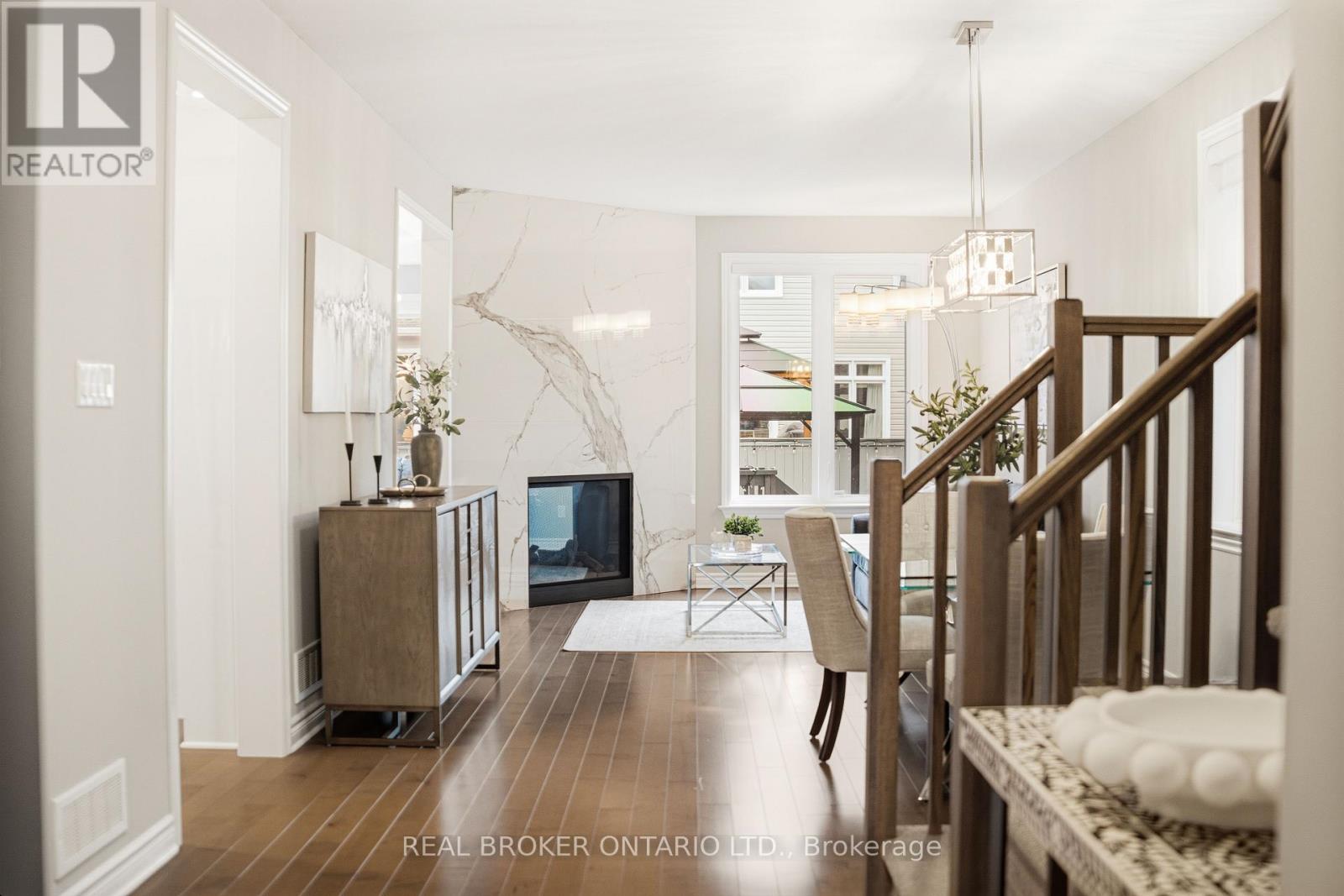 204 Trollius Way, Ottawa, Ontario  K1T 0R7 - Photo 4 - X12967180