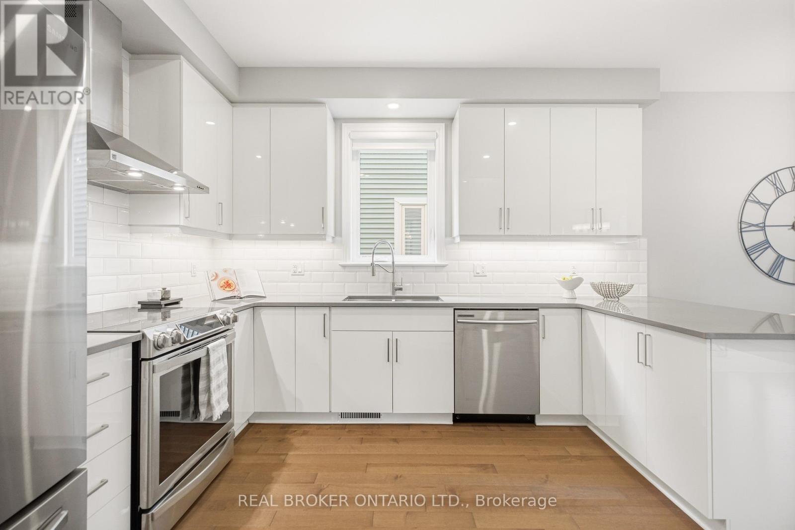 204 Trollius Way, Ottawa, Ontario  K1T 0R7 - Photo 9 - X12967180