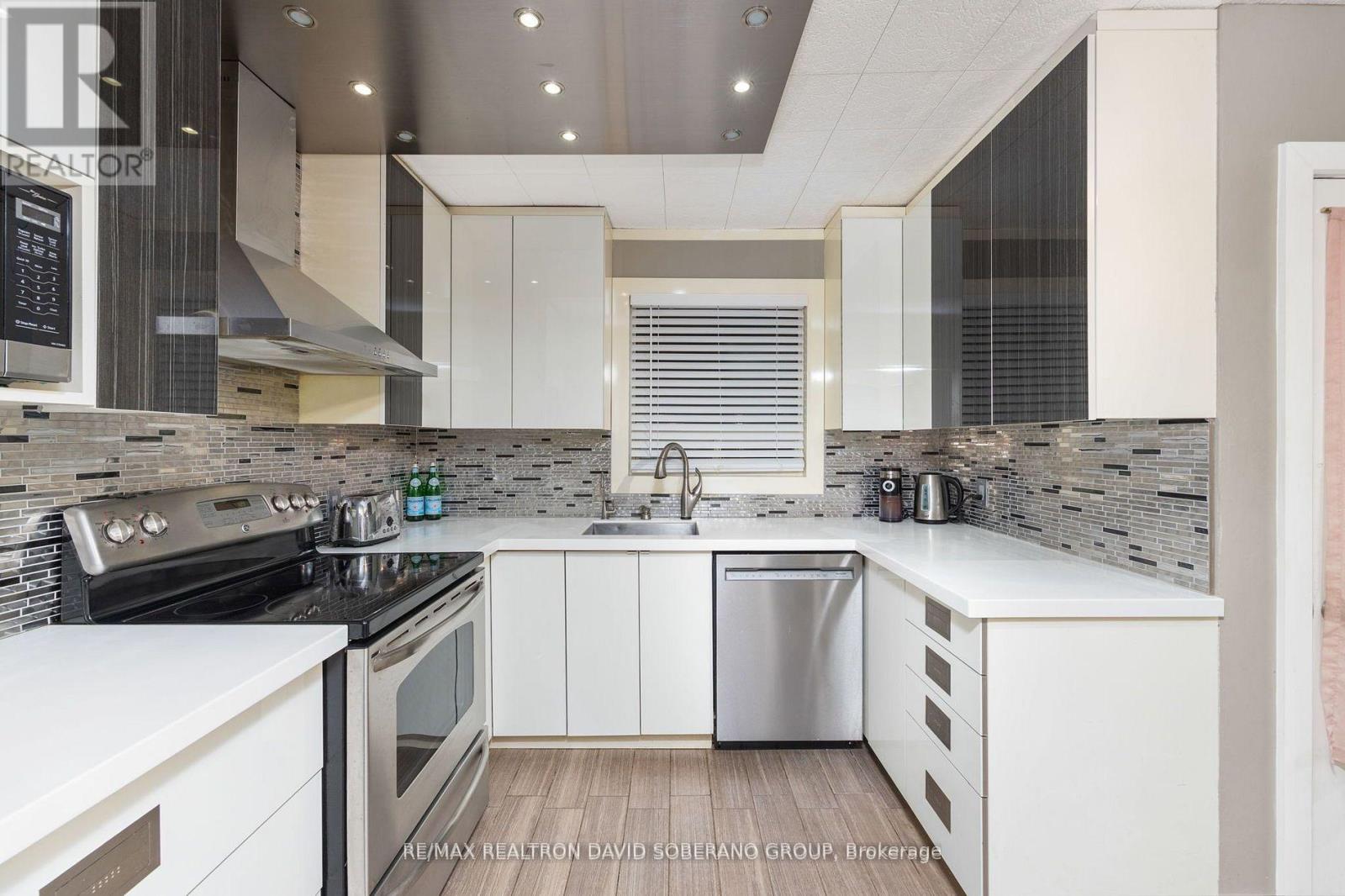 256 Codsell Avenue, Toronto, Ontario  M3H 3X1 - Photo 10 - C12967070