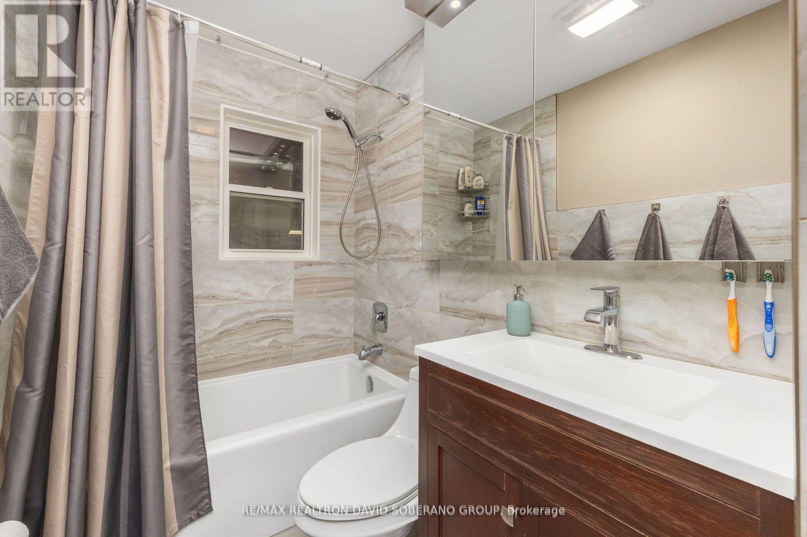 256 Codsell Avenue, Toronto, Ontario  M3H 3X1 - Photo 20 - C12967070