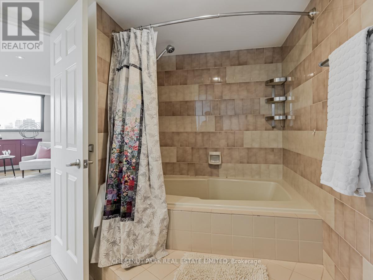 1502 - 15 Mcmurrich Street, Toronto, Ontario M5R 3M6 - Photo 9 - C12967090