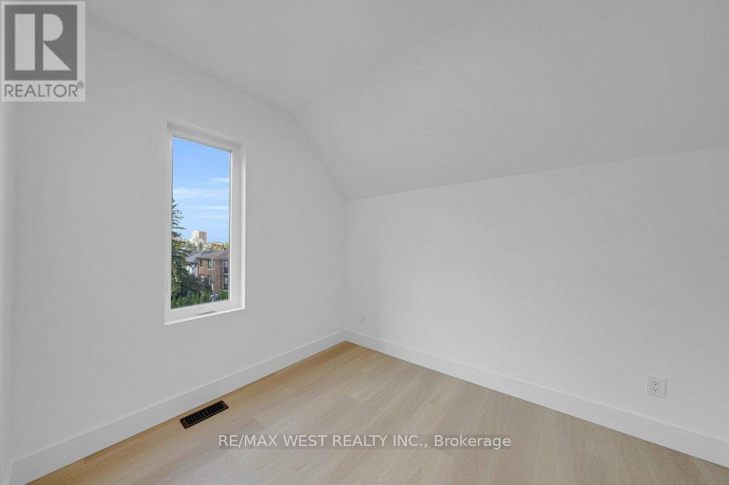 D - 502 Atlas Avenue, Toronto, Ontario  M6C 3R3 - Photo 15 - C12967094