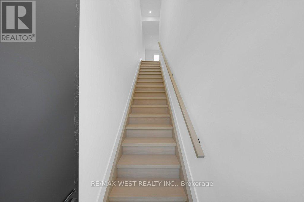 D - 502 Atlas Avenue, Toronto, Ontario  M6C 3R3 - Photo 4 - C12967094