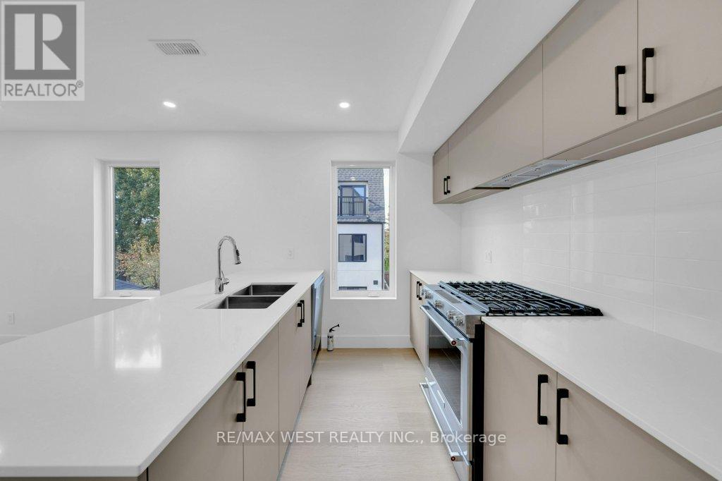 D - 502 Atlas Avenue, Toronto, Ontario  M6C 3R3 - Photo 9 - C12967094