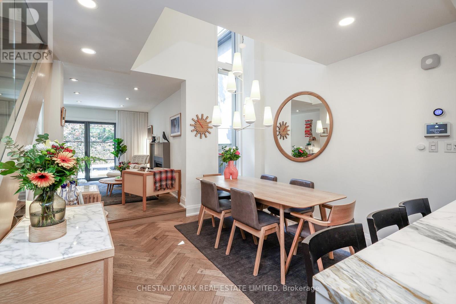 27 Gibson Avenue, Toronto, Ontario  M5R 1T4 - Photo 10 - C12967194