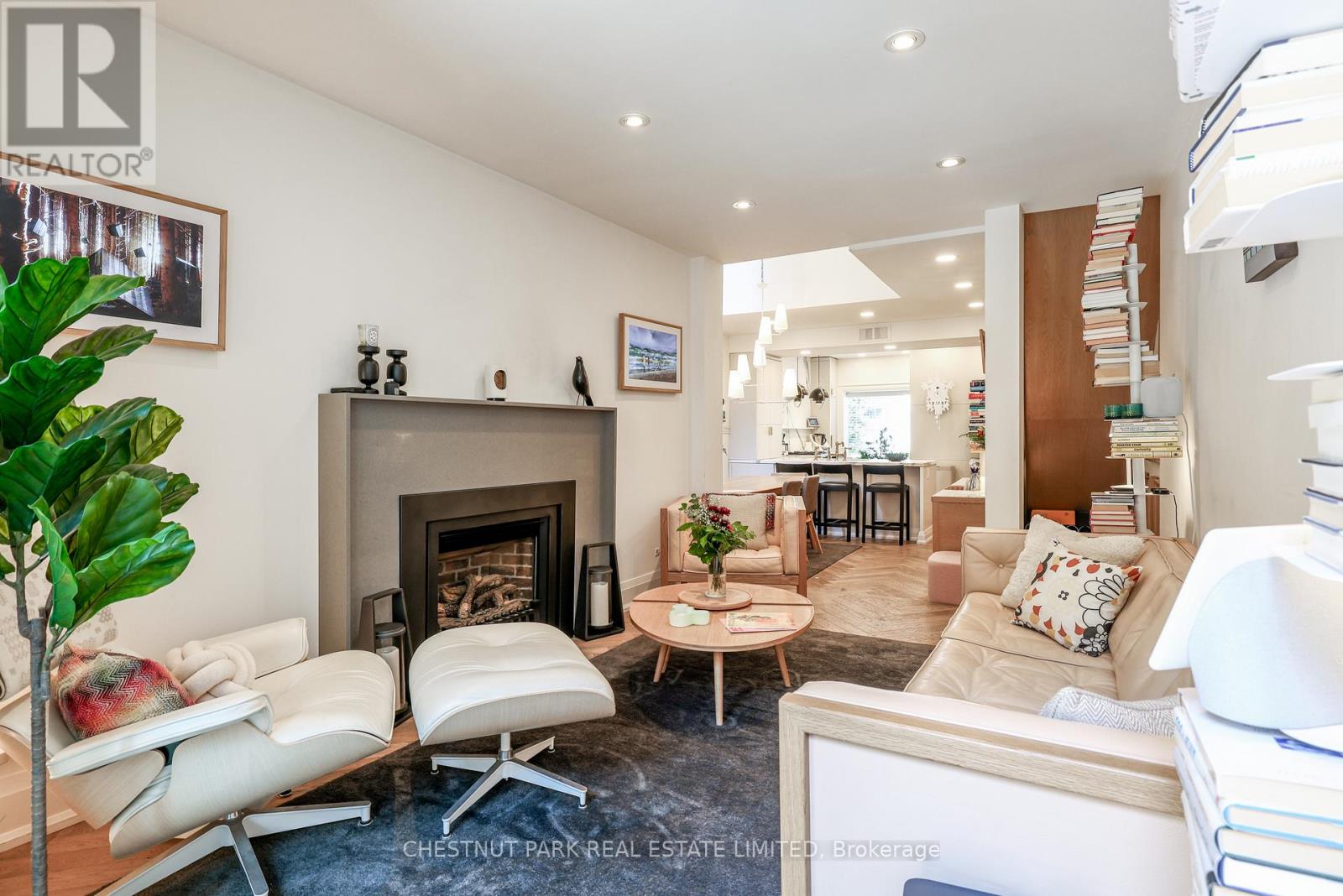 27 Gibson Avenue, Toronto, Ontario  M5R 1T4 - Photo 14 - C12967194