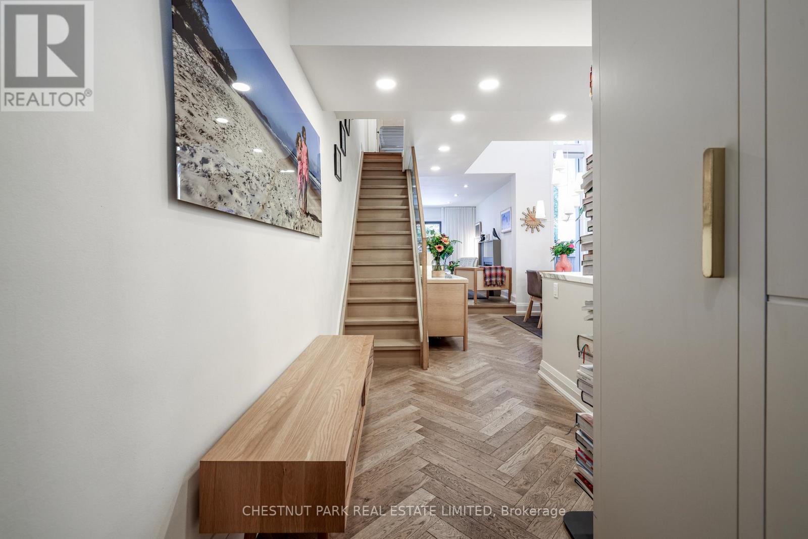 27 Gibson Avenue, Toronto, Ontario  M5R 1T4 - Photo 2 - C12967194