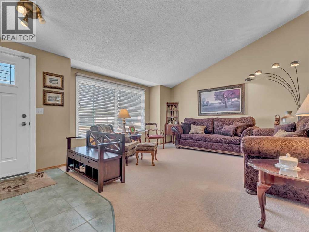 170 Shannon Drive Se, Medicine Hat, Alberta  T1B 4A9 - Photo 3 - A2298635