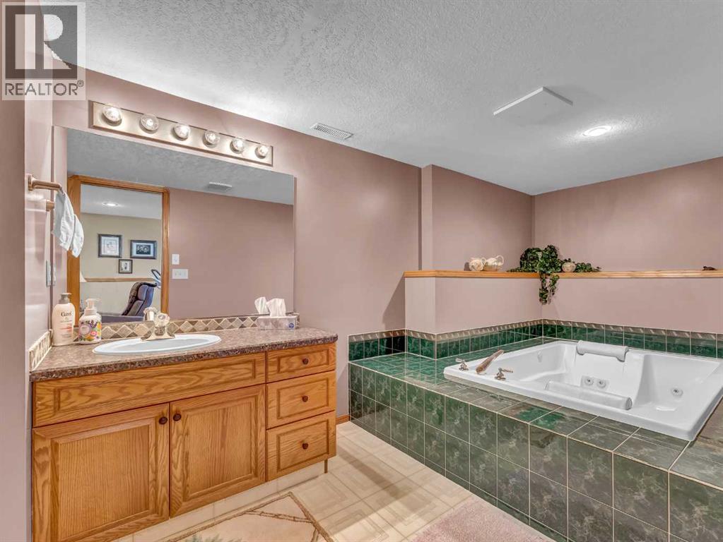 170 Shannon Drive Se, Medicine Hat, Alberta  T1B 4A9 - Photo 32 - A2298635