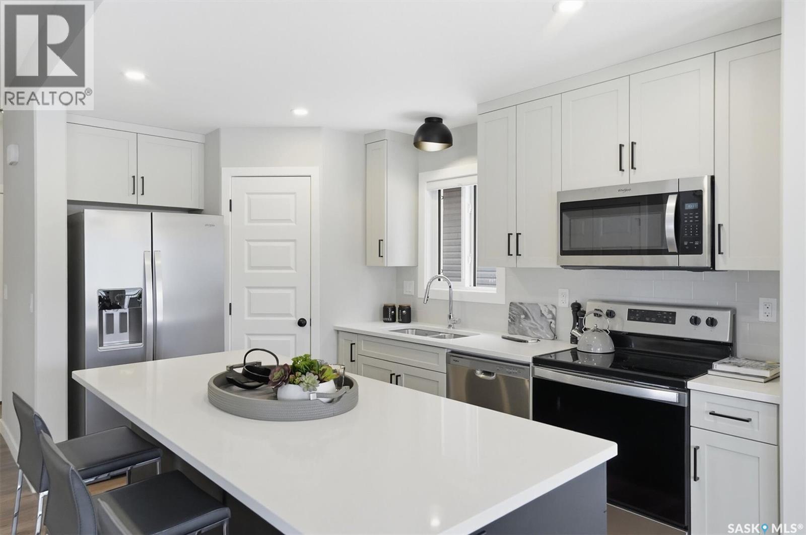 234 Kostiuk Crescent, Saskatoon, Saskatchewan  S7V 1R7 - Photo 5 - SK027991