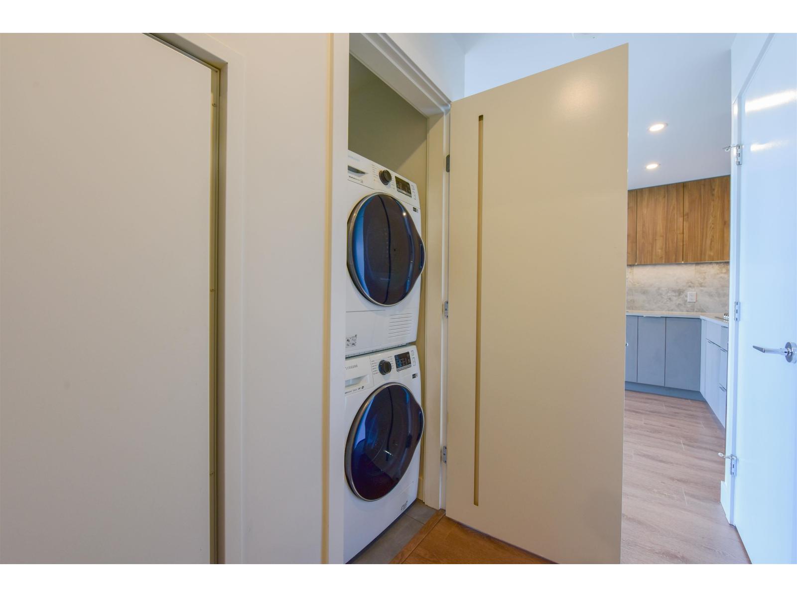 905 13359 Old Yale Road, Surrey, British Columbia V3T 0S4 - Photo 11 - R3107442