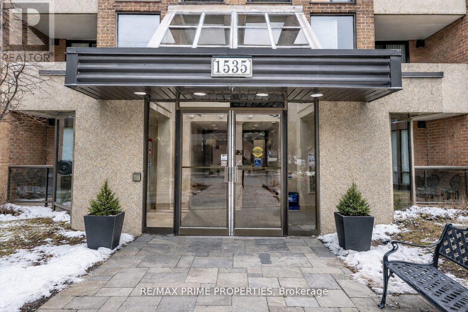 302 - 1535 Diefenbaker Court, Pickering, Ontario  L1V 3W2 - Photo 2 - E12967134