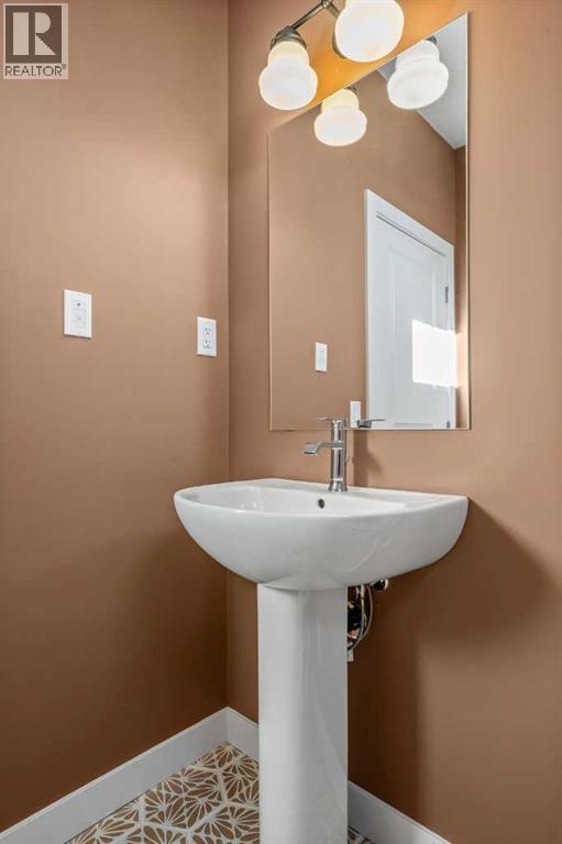 8341 8 Avenue Sw, Calgary, Alberta  T3H 6M8 - Photo 13 - A2283971