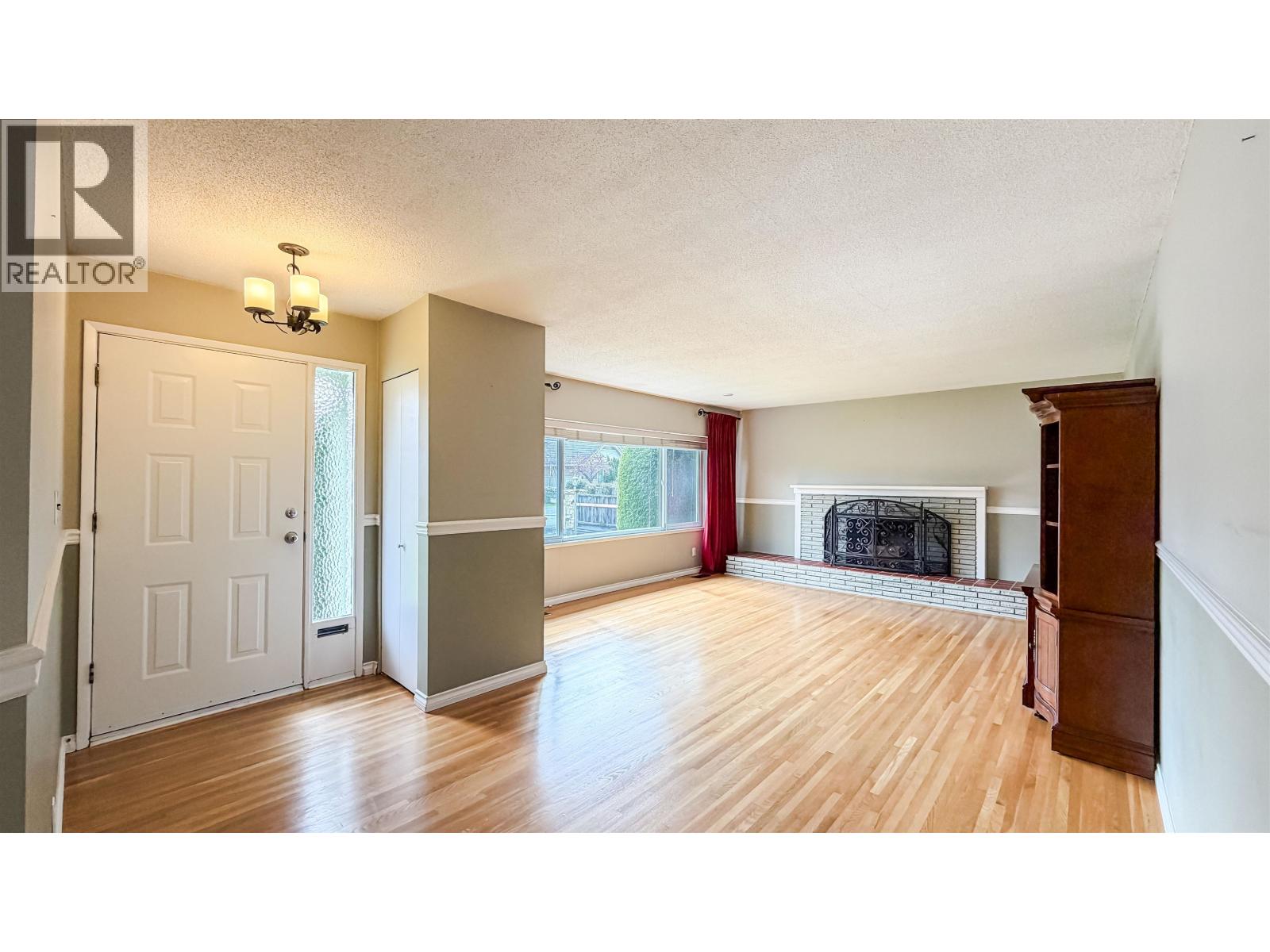 8671 Mowbray Road, Richmond, British Columbia  V7A 2B9 - Photo 6 - R3107647