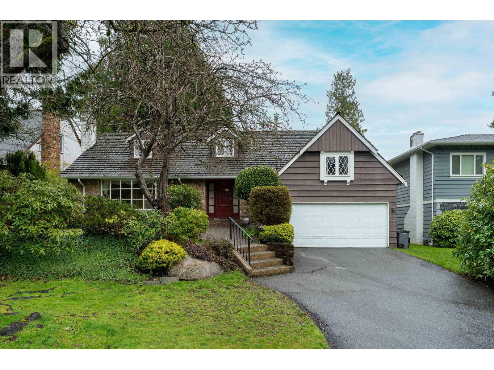 6076 Holland Street, Vancouver, British Columbia V6N 2B3 - Photo 2 - R3107008