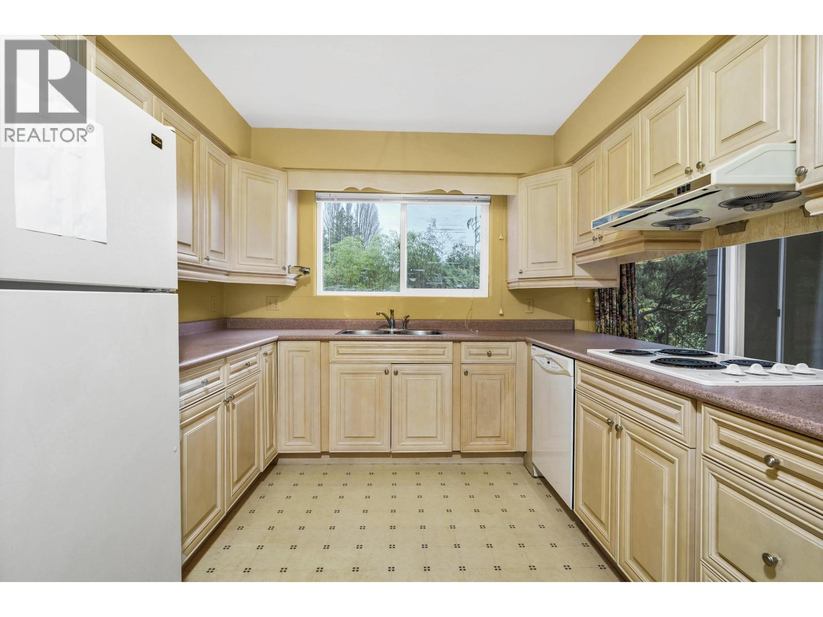 6076 Holland Street, Vancouver, British Columbia V6N 2B3 - Photo 12 - R3107008