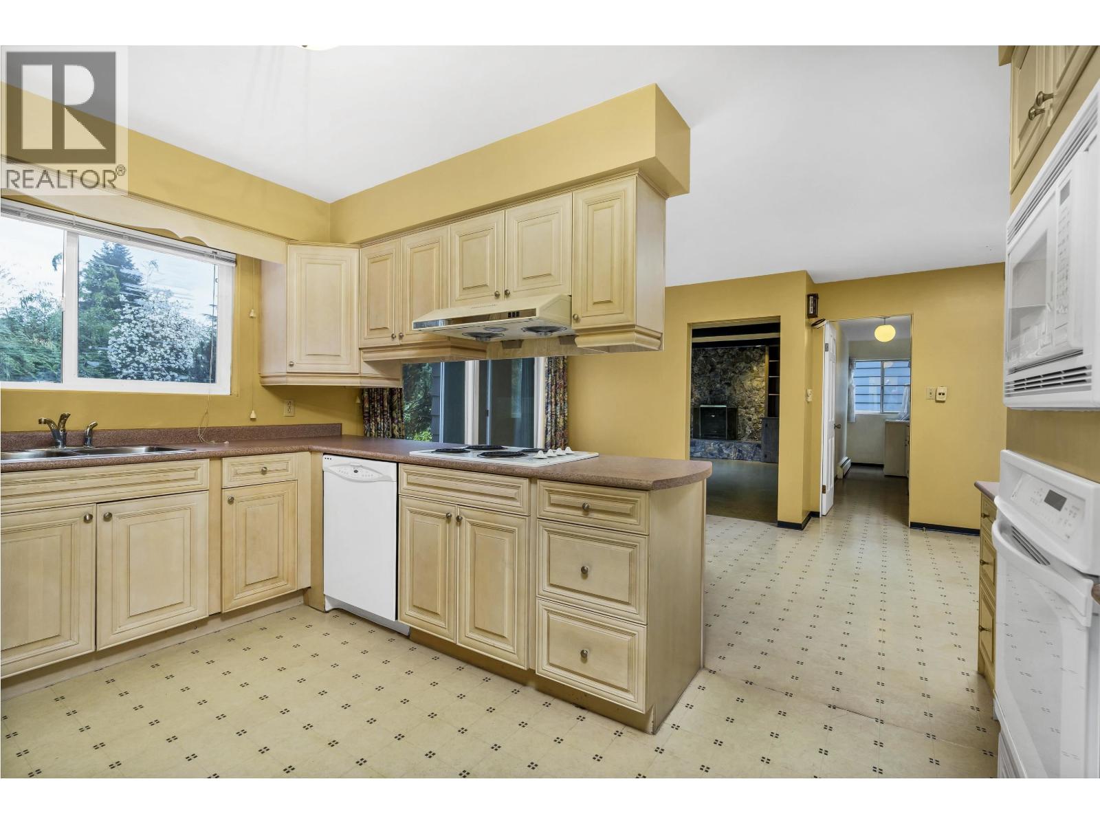 6076 Holland Street, Vancouver, British Columbia V6N 2B3 - Photo 11 - R3107008