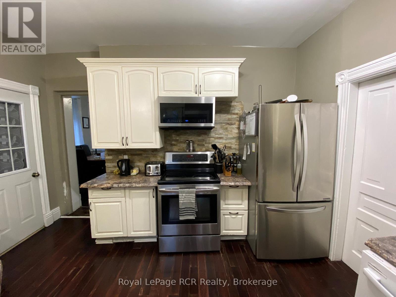 631 9th Avenue, Hanover, Ontario  N4N 2M7 - Photo 11 - X12944298