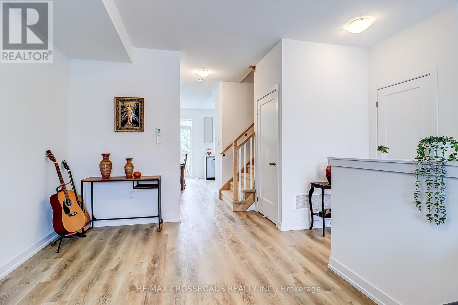 64 Lyall Stokes Circle, East Gwillimbury (Mt Albert), Ontario L0G 1M0 - Photo 8 - N12967060