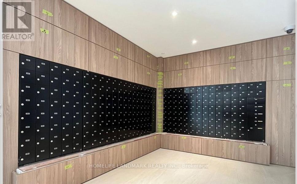 902 - 8 Beverley Glen Boulevard, Vaughan, Ontario  L4J 0L5 - Photo 5 - N12967084