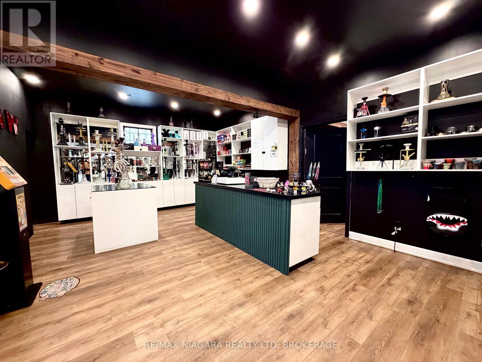 5842 Ferry Street, Niagara Falls, Ontario  L2G 1S9 - Photo 8 - X12954922