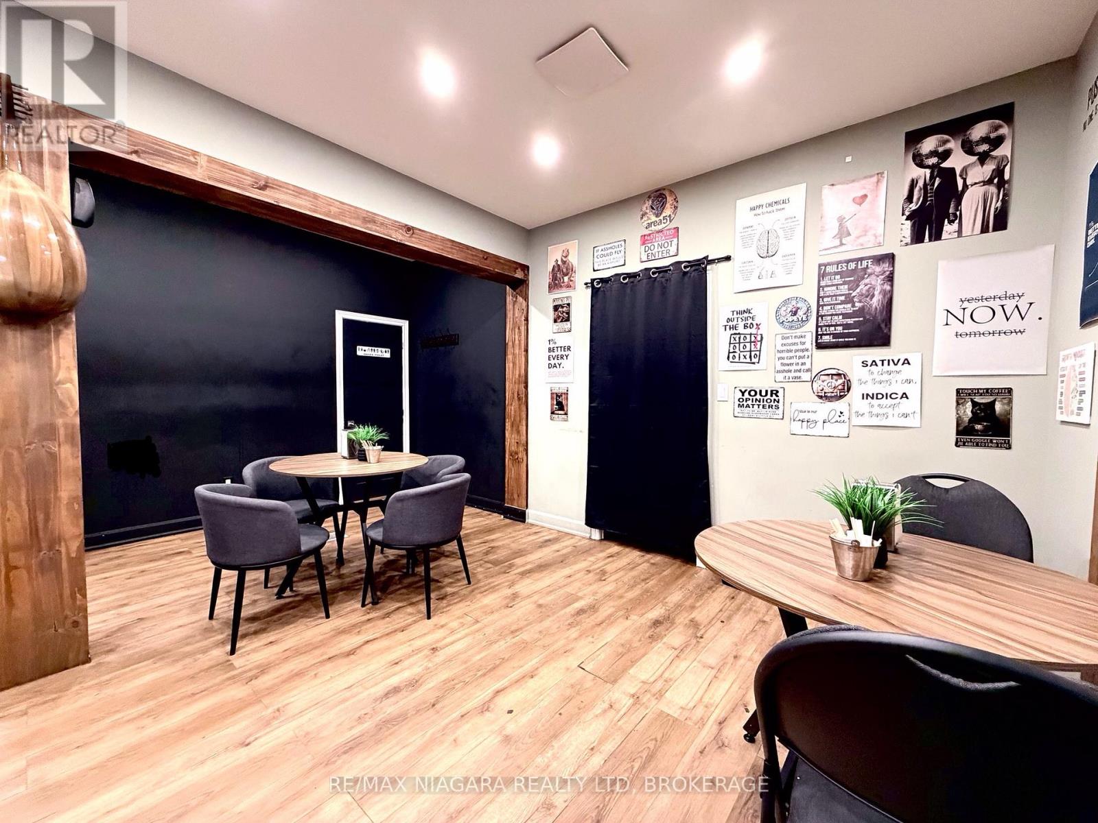 5842 Ferry Street, Niagara Falls, Ontario  L2G 1S9 - Photo 13 - X12954922