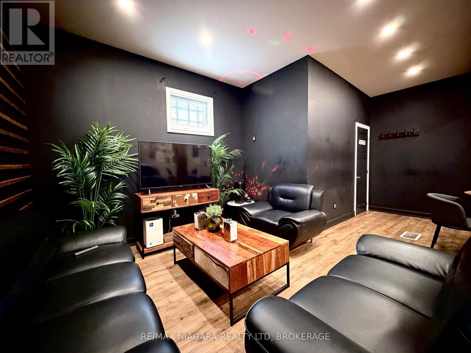 5842 Ferry Street, Niagara Falls, Ontario  L2G 1S9 - Photo 11 - X12954922