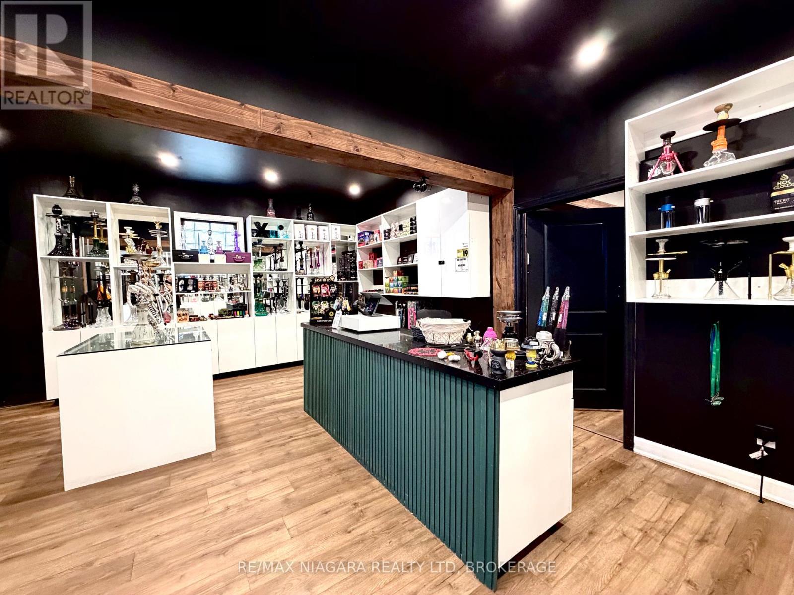 5842 Ferry Street, Niagara Falls, Ontario  L2G 1S9 - Photo 7 - X12954922