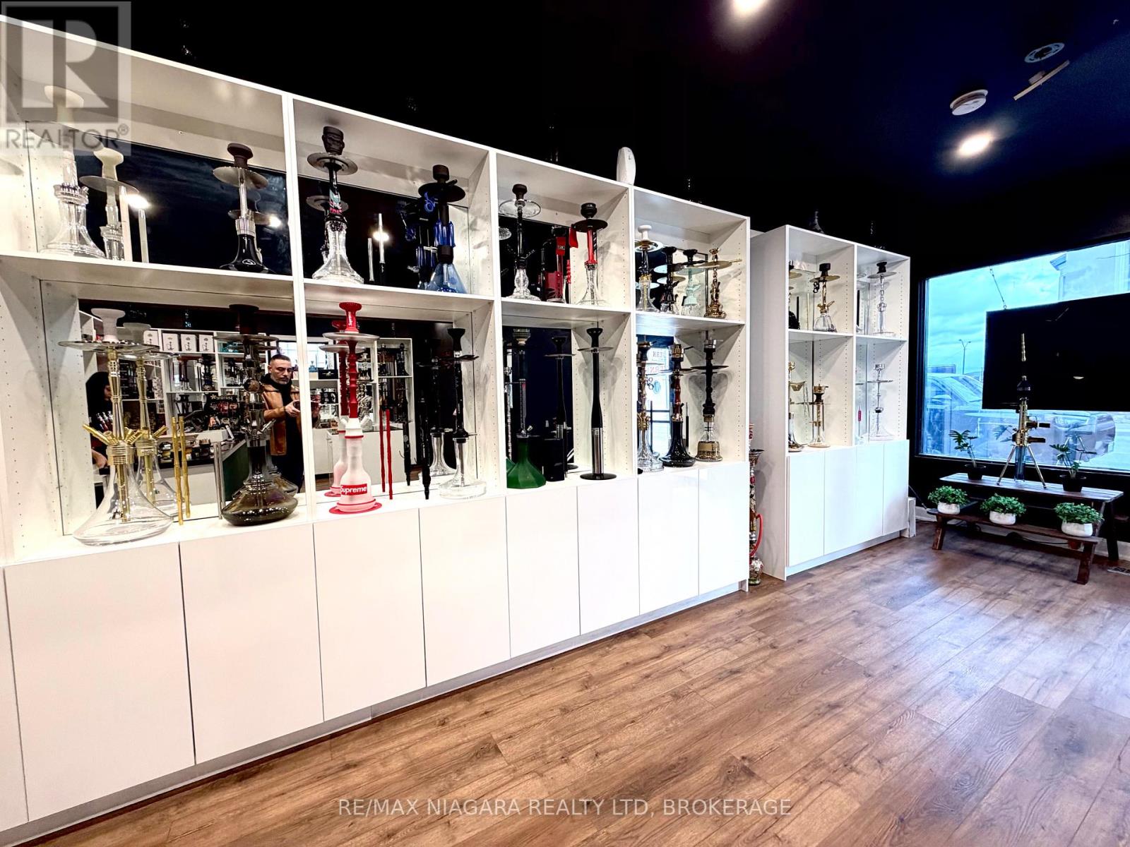 5842 Ferry Street, Niagara Falls, Ontario  L2G 1S9 - Photo 4 - X12954922