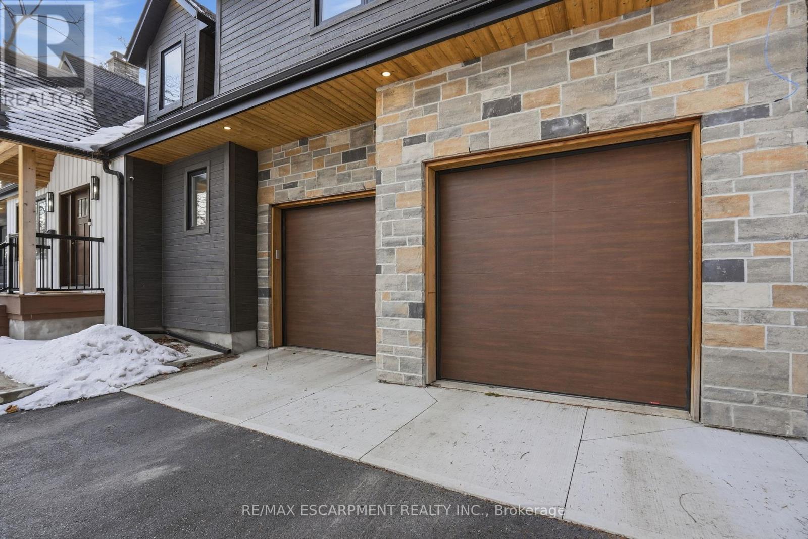 29 Pinewood Trail, Mississauga, Ontario  L5G 2L2 - Photo 4 - W12967042