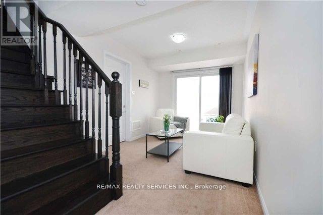 49 Mercedes Road, Brampton, Ontario  L7A 0Z2 - Photo 5 - W12967066