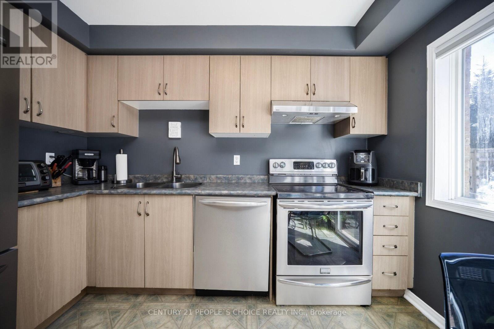 119 Spadina Road, Brampton, Ontario  L6X 4X6 - Photo 11 - W12967118