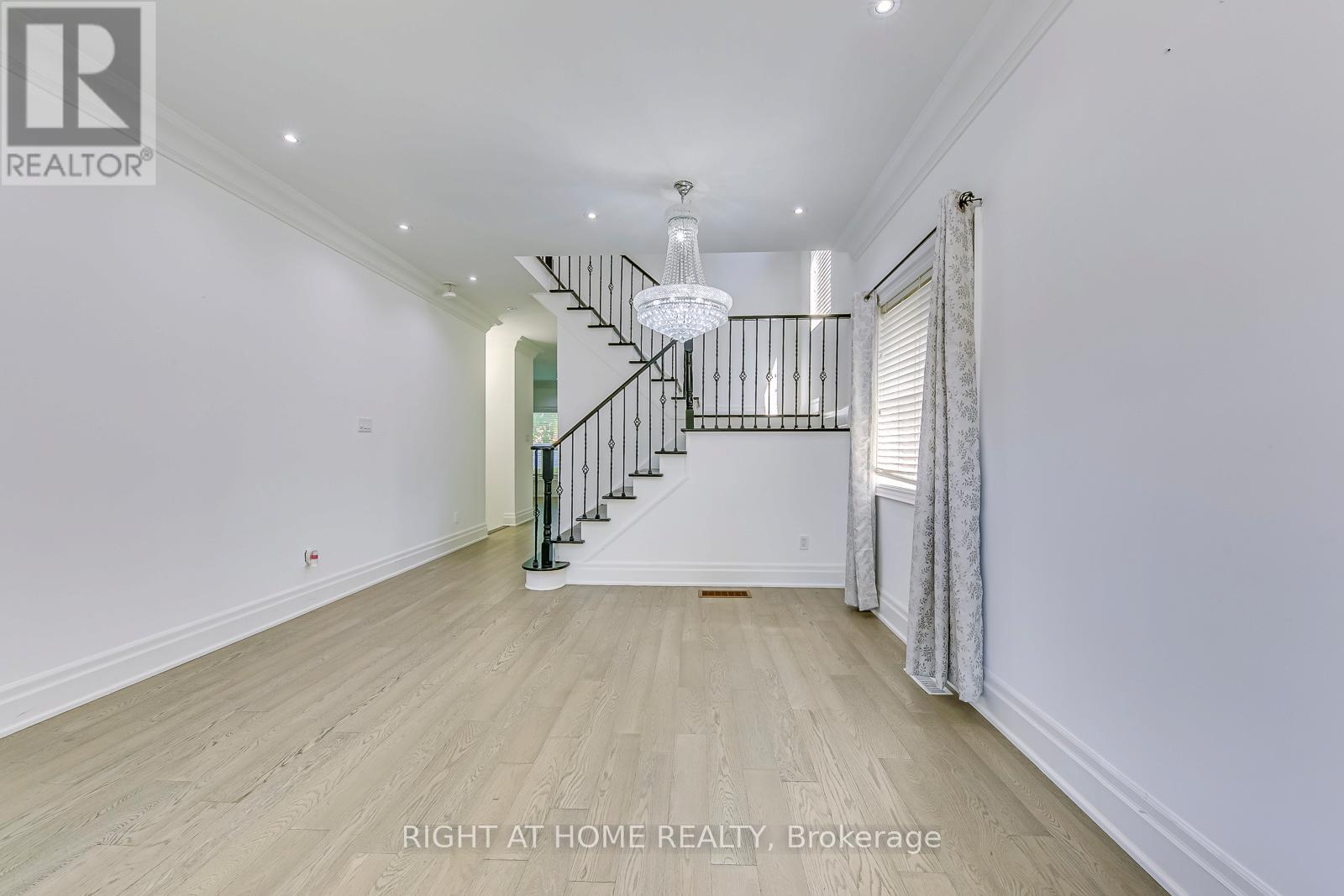 3265 Bruzan Crescent, Mississauga, Ontario  L5N 8E7 - Photo 11 - W12967128