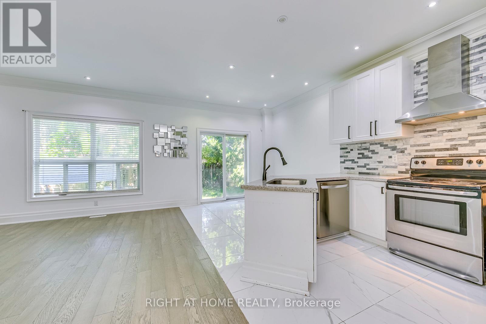 3265 Bruzan Crescent, Mississauga, Ontario  L5N 8E7 - Photo 12 - W12967128