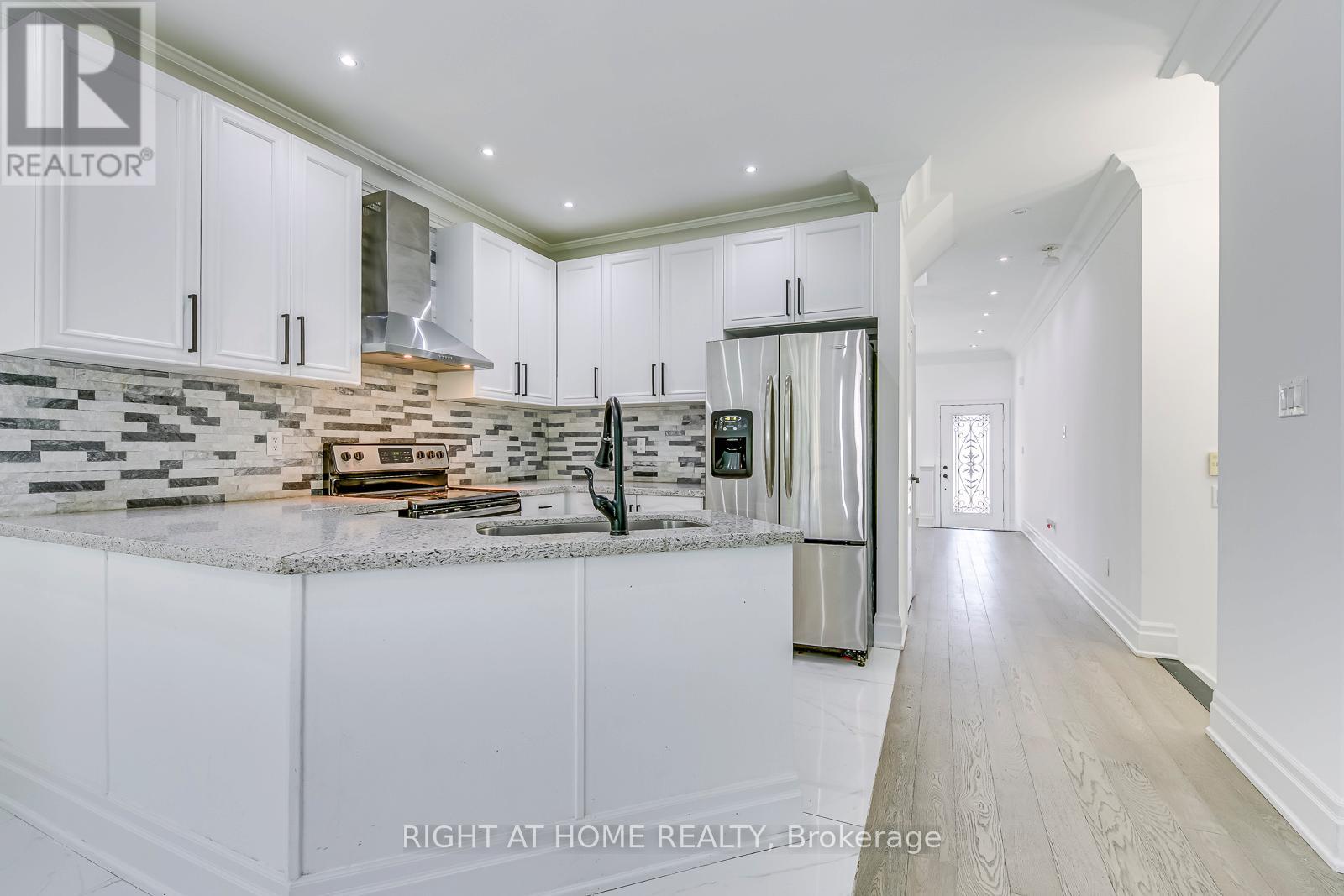 3265 Bruzan Crescent, Mississauga, Ontario  L5N 8E7 - Photo 13 - W12967128