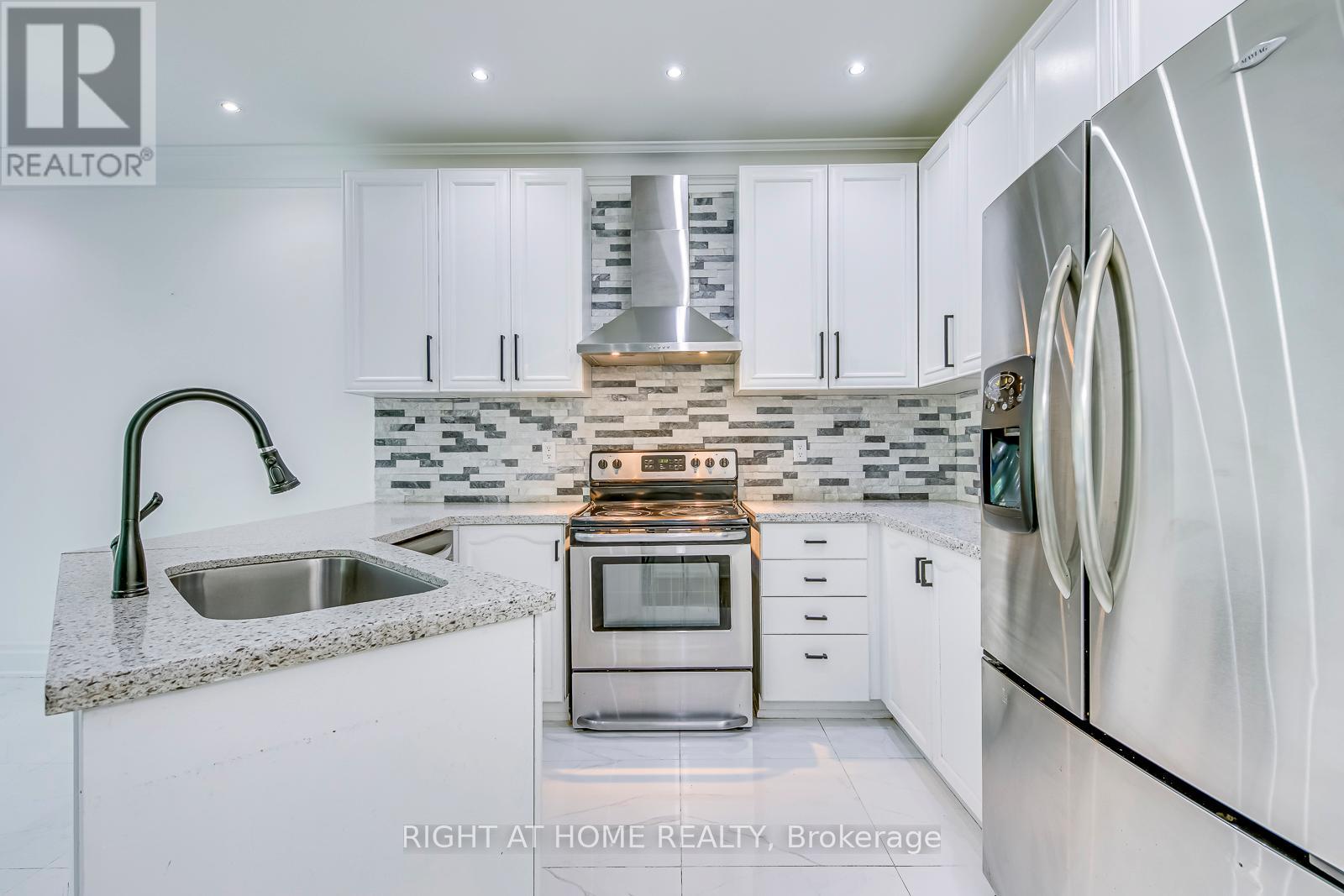 3265 Bruzan Crescent, Mississauga, Ontario  L5N 8E7 - Photo 16 - W12967128