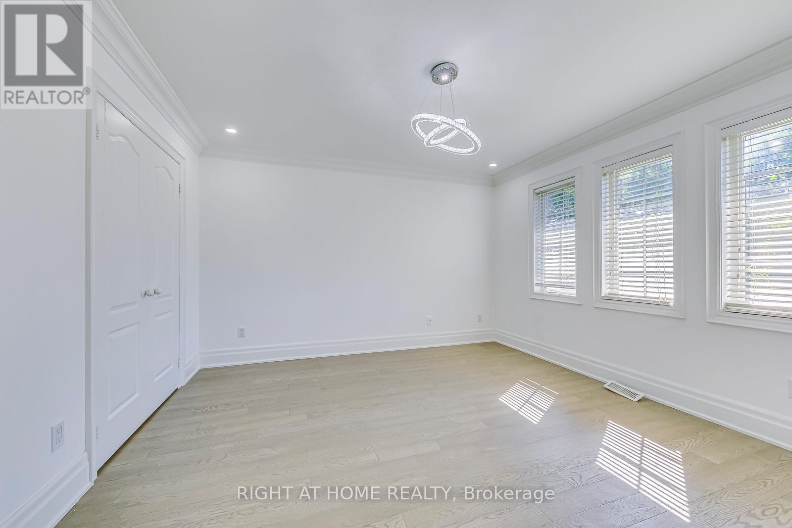 3265 Bruzan Crescent, Mississauga, Ontario  L5N 8E7 - Photo 27 - W12967128