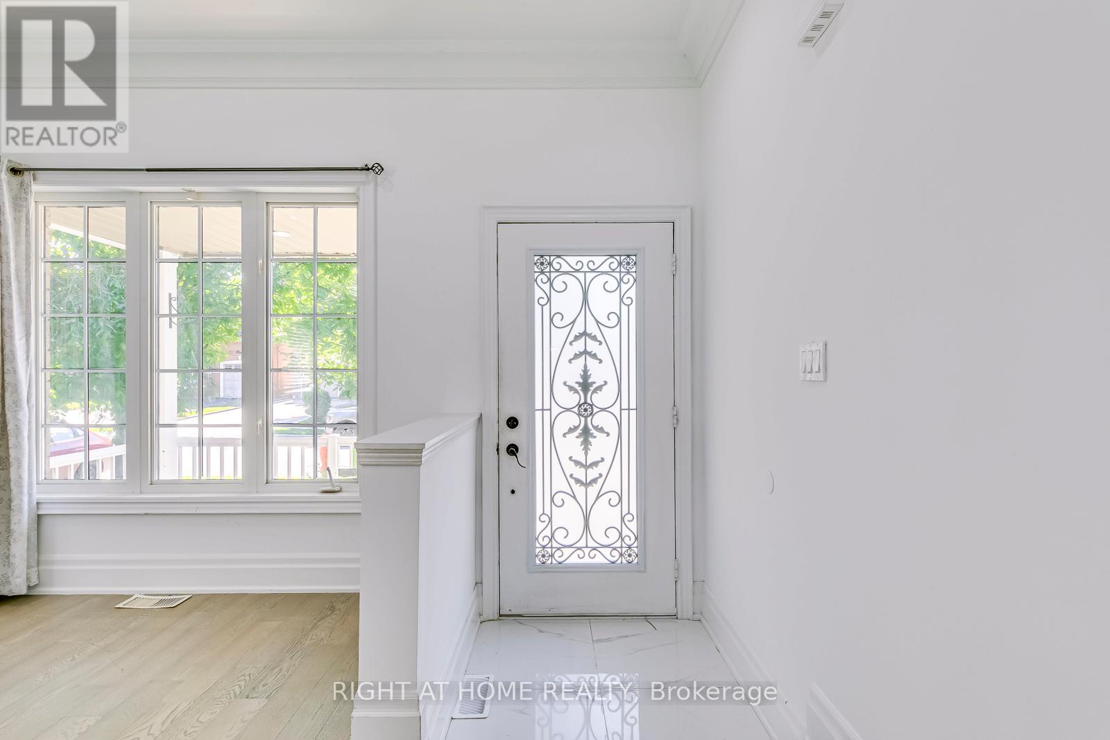 3265 Bruzan Crescent, Mississauga, Ontario  L5N 8E7 - Photo 6 - W12967128