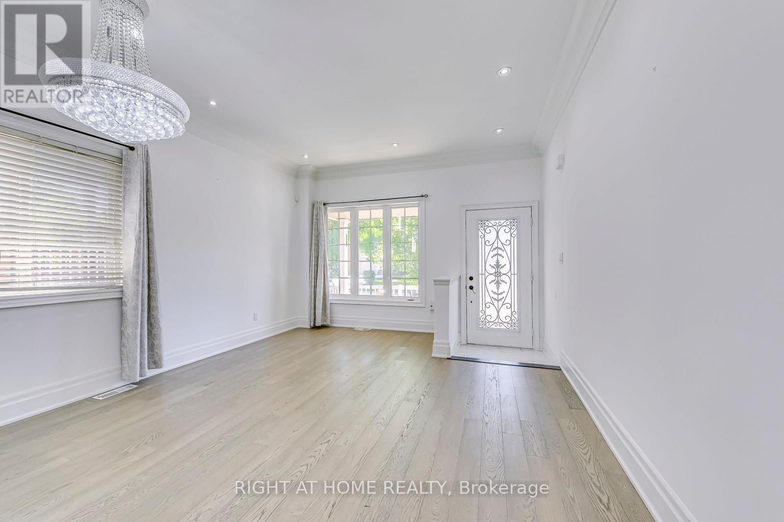 3265 Bruzan Crescent, Mississauga, Ontario  L5N 8E7 - Photo 7 - W12967128