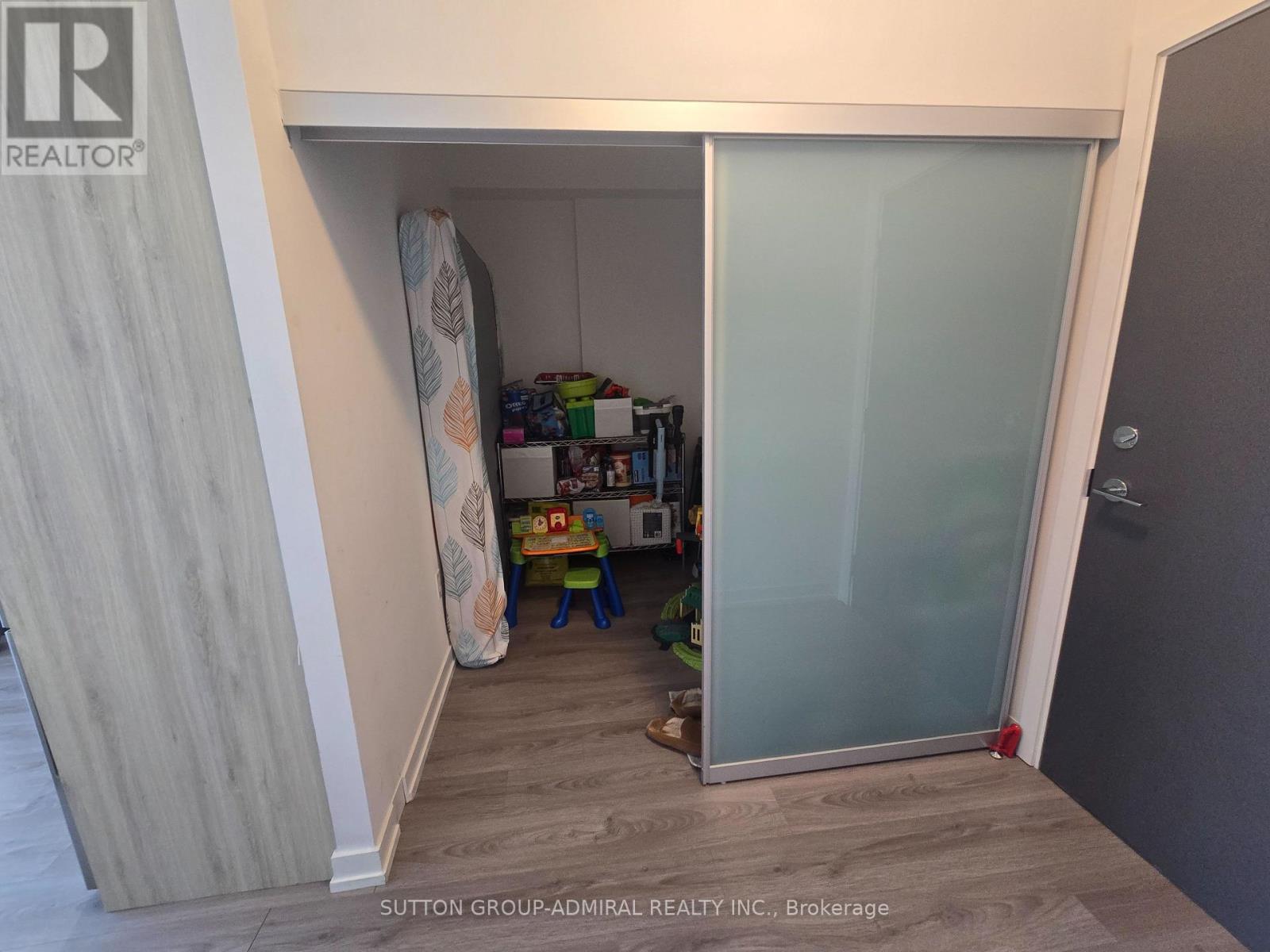 815 - 10 De Boers Drive, Toronto, Ontario  M3J 0H1 - Photo 13 - W12967142