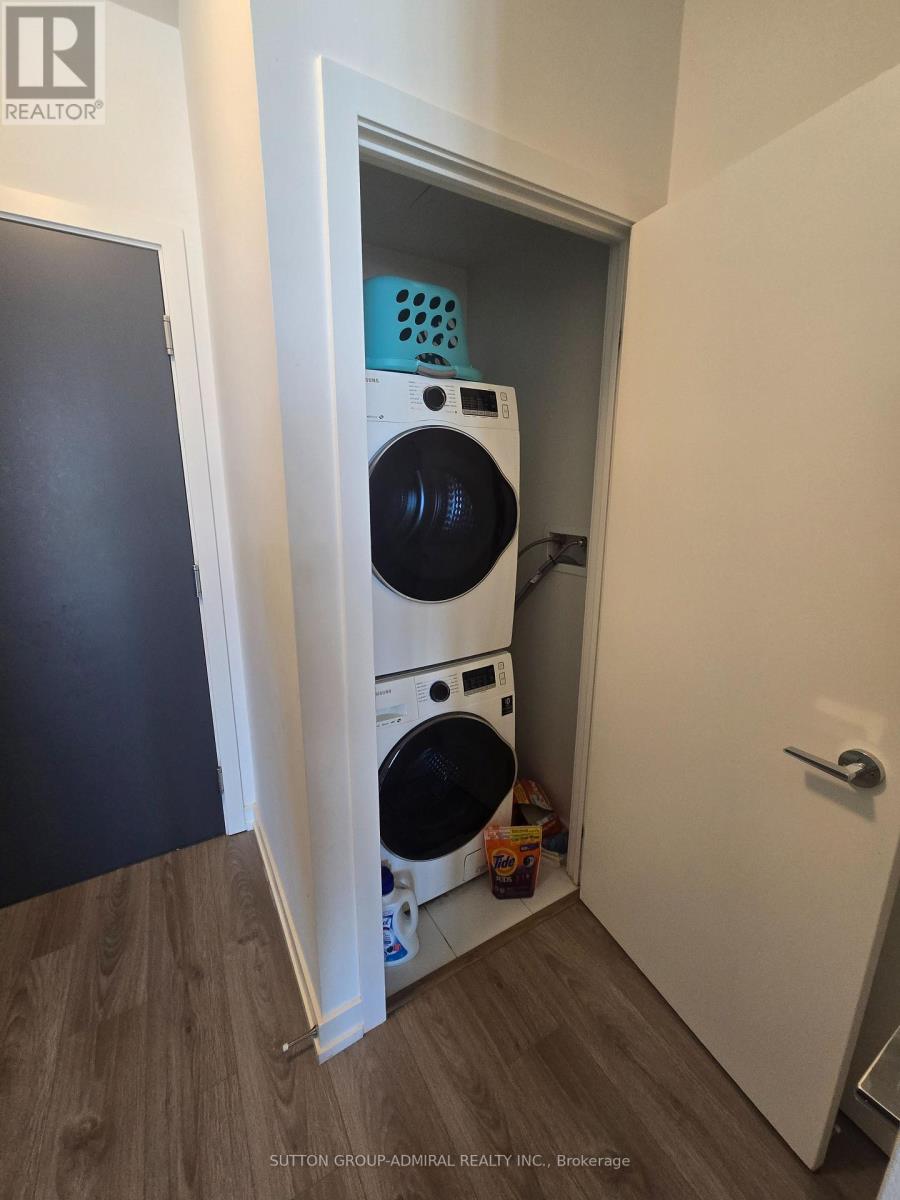 815 - 10 De Boers Drive, Toronto, Ontario  M3J 0H1 - Photo 17 - W12967142