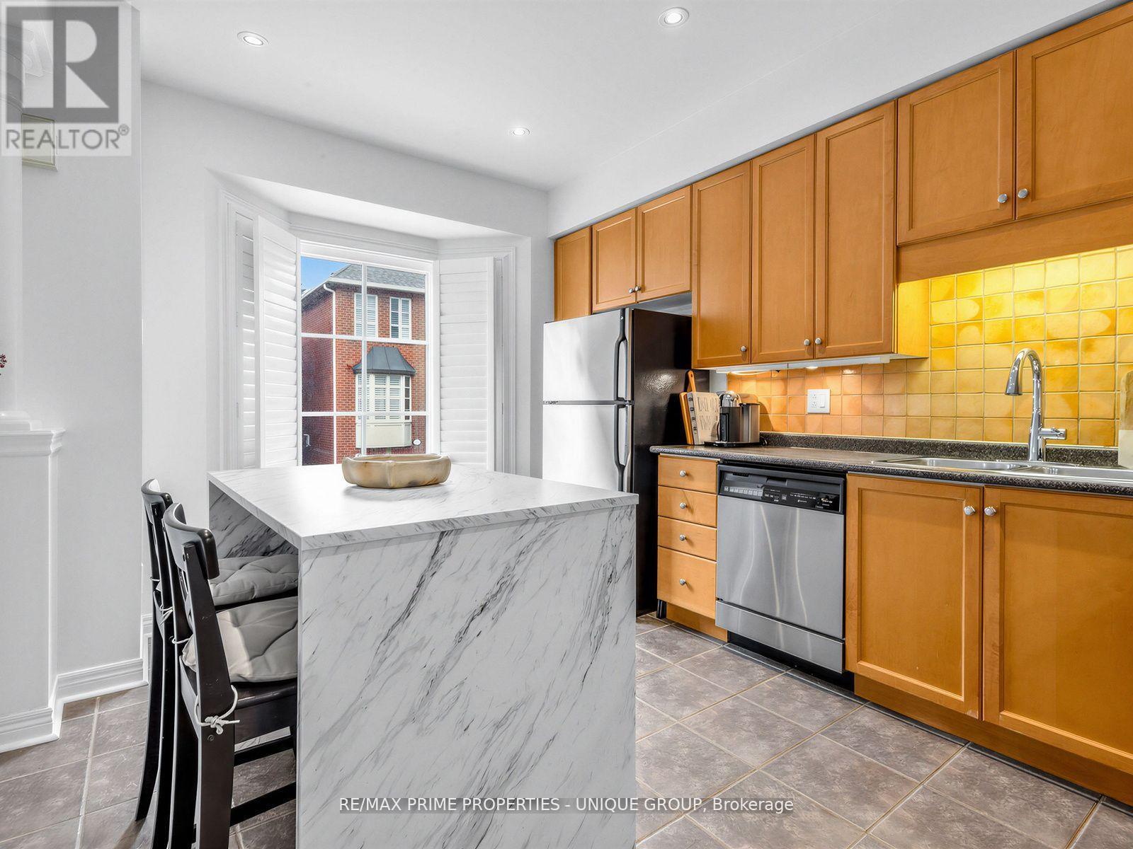 19 James Stock Path, Toronto, Ontario  M8Z 6C6 - Photo 10 - W12967146