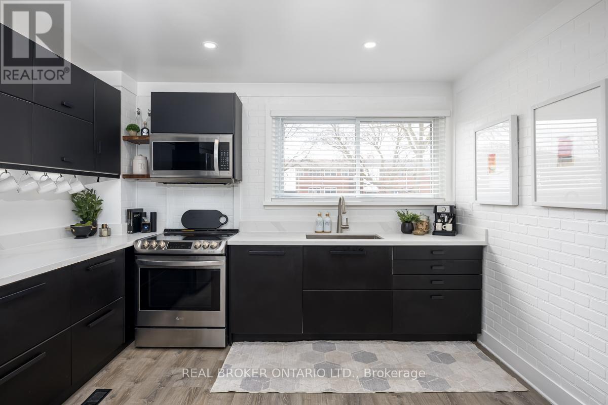 5476 Schueller Crescent, Burlington, Ontario  L7L 3T2 - Photo 10 - W12967166