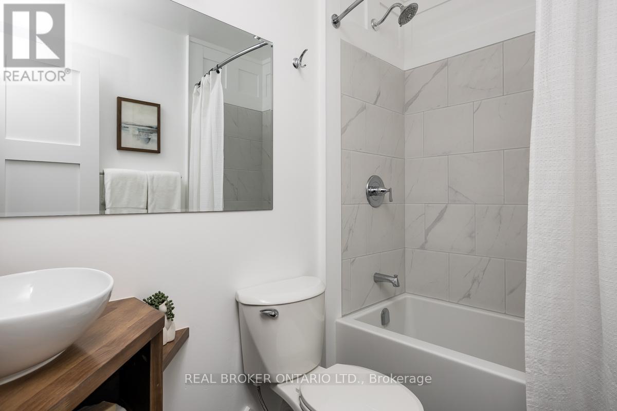 5476 Schueller Crescent, Burlington, Ontario  L7L 3T2 - Photo 20 - W12967166